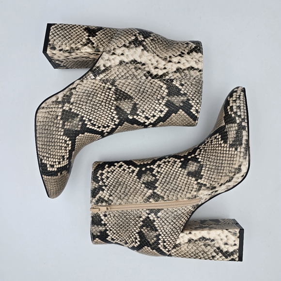 NWOT BCBGeneration Briel Booties, Women's 5.5, Natural Snake Print - Picture 15 of 16